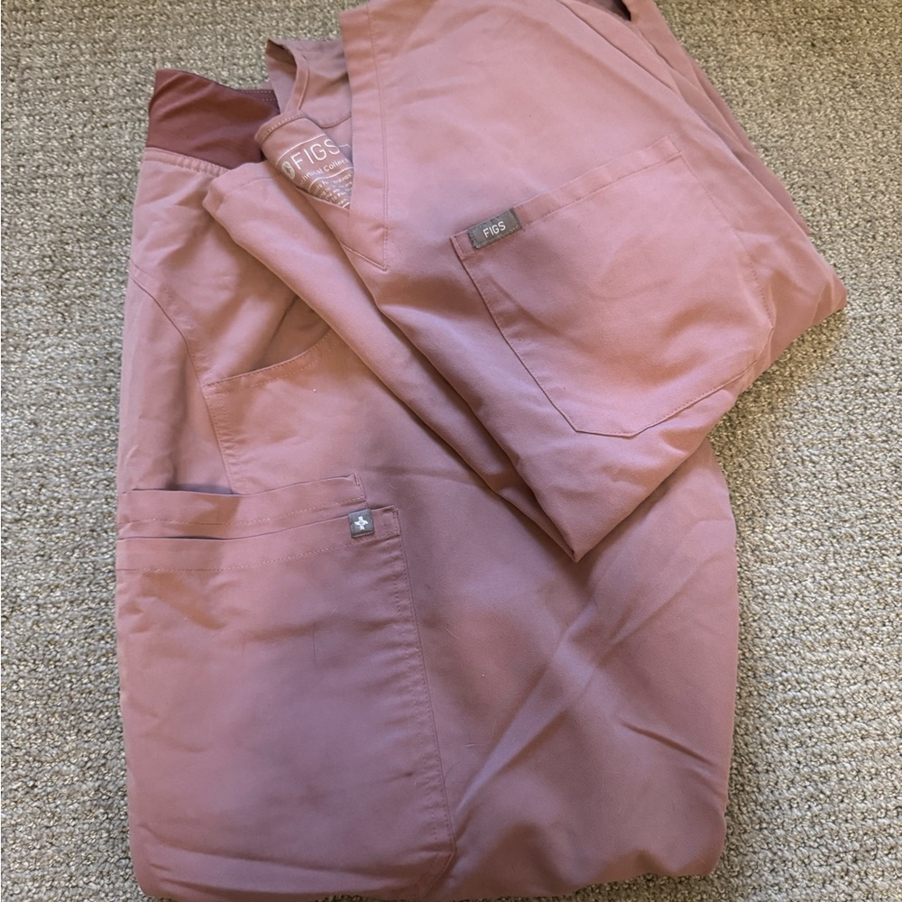 Figs Women's Scrubs in Mauve